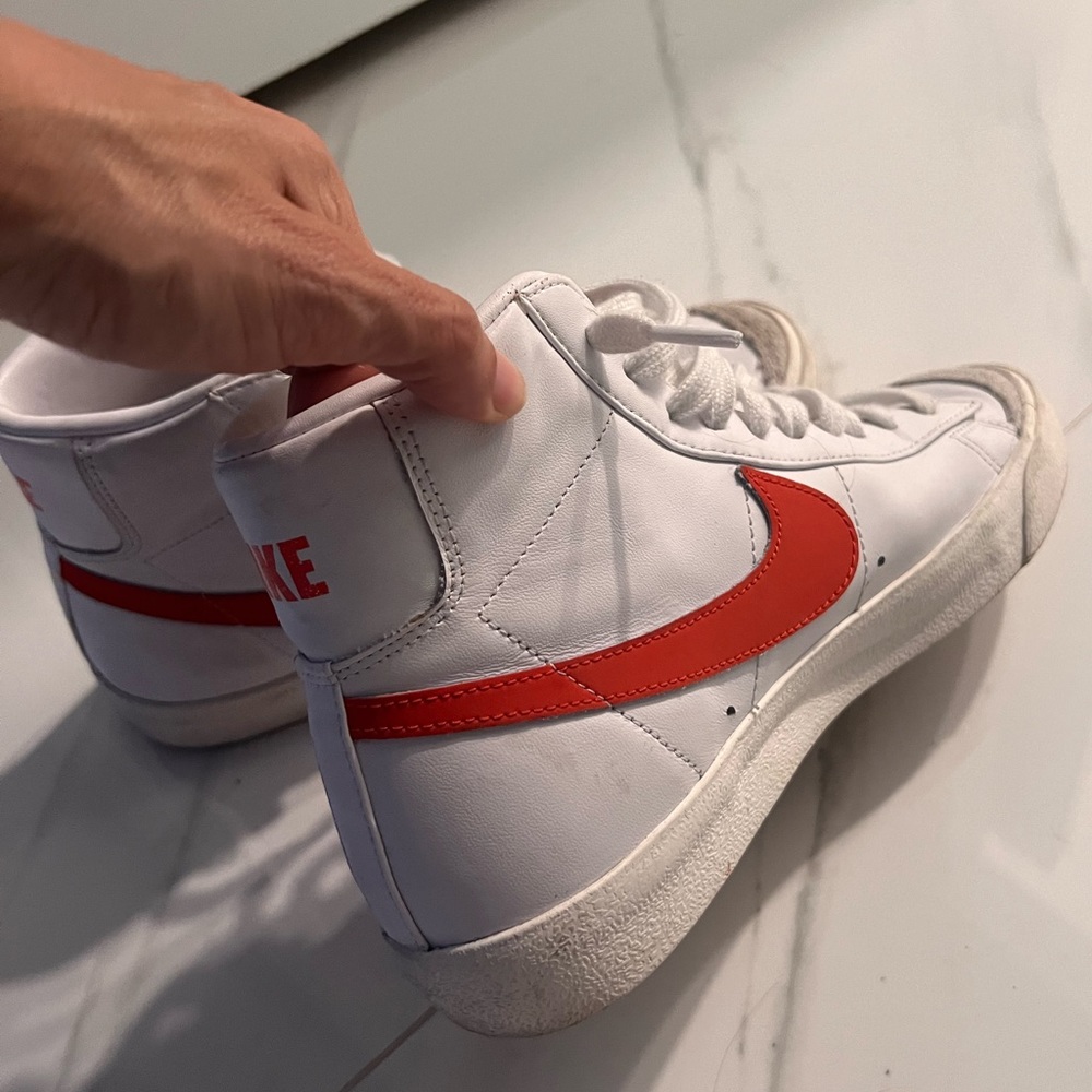 Nike Blazer excellent condition men and women